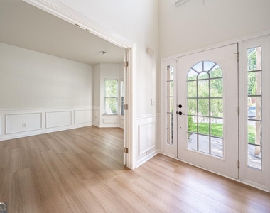 715 Moonlight Way - Photo Thumbnail 5