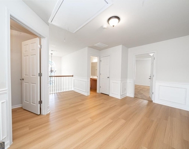 715 Moonlight Way - Photo Thumbnail 20
