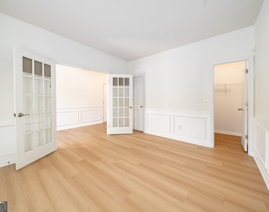 715 Moonlight Way - Photo Thumbnail 7