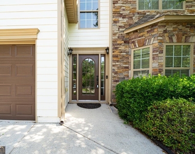 715 Moonlight Way - Photo Thumbnail 2