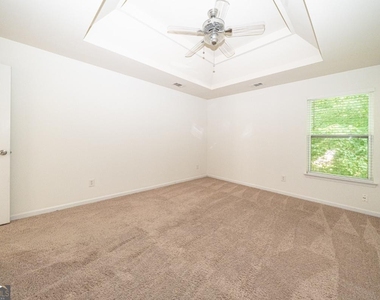 715 Moonlight Way - Photo Thumbnail 23