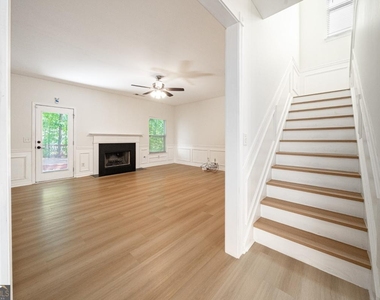 715 Moonlight Way - Photo Thumbnail 15