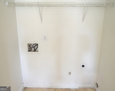 4341 Estate Street - Photo Thumbnail 7