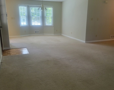 488 Slew Avenue - Photo Thumbnail 9
