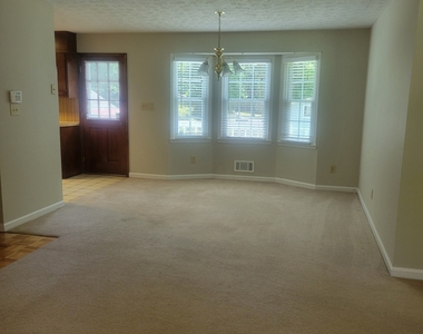 488 Slew Avenue - Photo Thumbnail 10