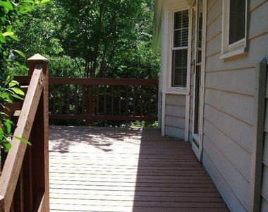 488 Slew Avenue - Photo Thumbnail 8