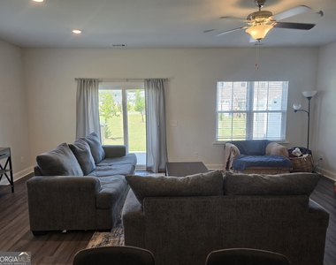 541 Governor Treutlen Circle - Photo Thumbnail 2