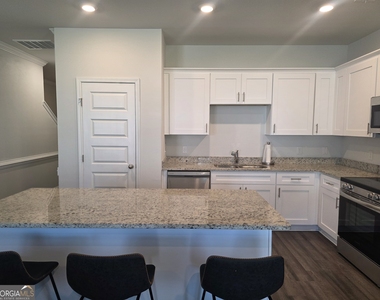 541 Governor Treutlen Circle - Photo Thumbnail 8