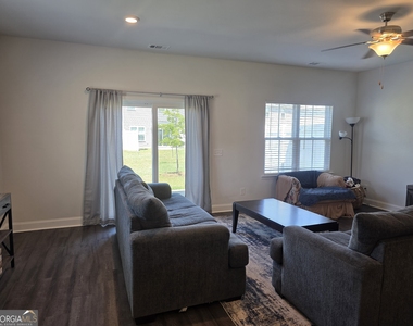 541 Governor Treutlen Circle - Photo Thumbnail 7