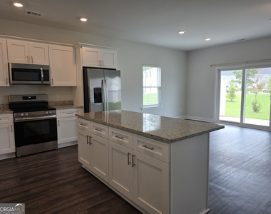 541 Governor Treutlen Circle - Photo Thumbnail 11