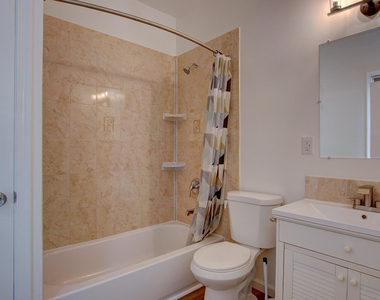 19 Bayview Avenue - Photo Thumbnail 22