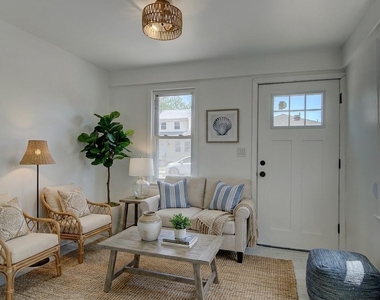 19 Bayview Avenue - Photo Thumbnail 8