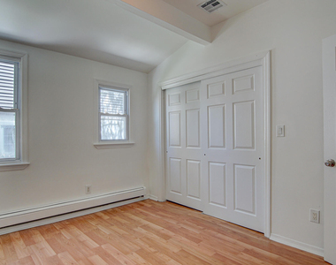 19 Bayview Avenue - Photo Thumbnail 43