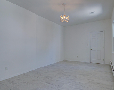 19 Bayview Avenue - Photo Thumbnail 44
