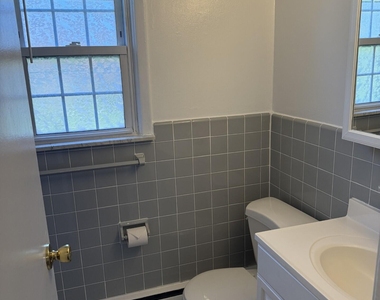 364 Westwood Avenue - Photo Thumbnail 4
