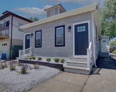 19 Bayview Avenue - Photo Thumbnail 1