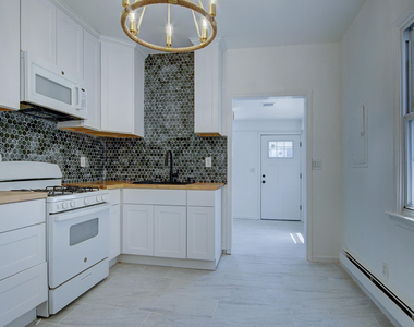 19 Bayview Avenue - Photo Thumbnail 12