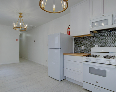 19 Bayview Avenue - Photo Thumbnail 14