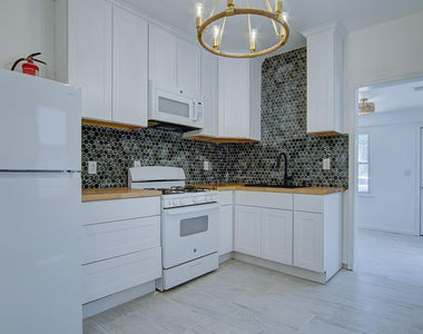 19 Bayview Avenue - Photo Thumbnail 10