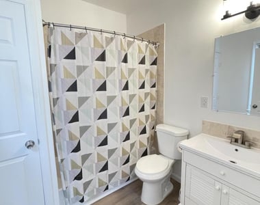 19 Bayview Avenue - Photo Thumbnail 23