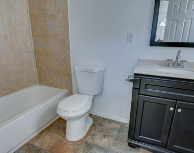 19 Bayview Avenue - Photo Thumbnail 16