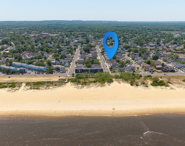 19 Bayview Avenue - Photo Thumbnail 5