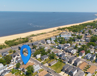 19 Bayview Avenue - Photo Thumbnail 3