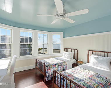 600 N Bayview Avenue - Photo Thumbnail 10