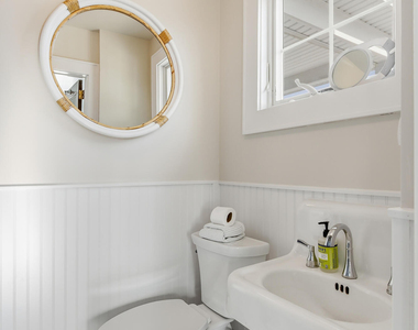 600 N Bayview Avenue - Photo Thumbnail 16