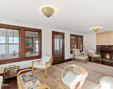 600 N Bayview Avenue - Photo Thumbnail 2