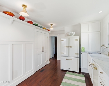 600 N Bayview Avenue - Photo Thumbnail 6