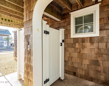 600 N Bayview Avenue - Photo Thumbnail 24