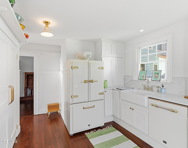 600 N Bayview Avenue - Photo Thumbnail 5