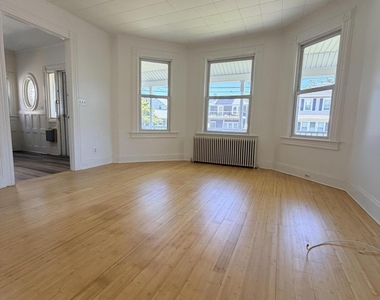 44 Norwood Avenue - Photo Thumbnail 4