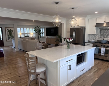 703 Boston Boulevard - Photo Thumbnail 4