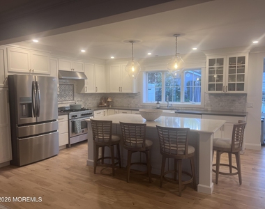 703 Boston Boulevard - Photo Thumbnail 5