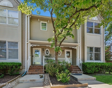 157 Northampton Drive - Photo Thumbnail 2