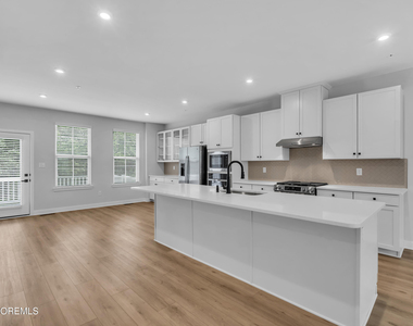 9 Foxwood Drive - Photo Thumbnail 12