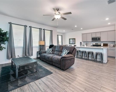 635 Beltrand Lane - Photo Thumbnail 9