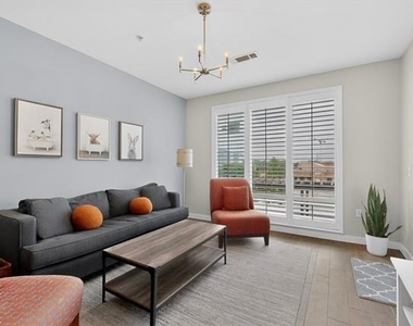 5609 Smu Boulevard - Photo Thumbnail 4