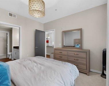 5609 Smu Boulevard - Photo Thumbnail 15
