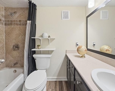 4402 Holland Avenue - Photo Thumbnail 18