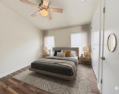 4402 Holland Avenue - Photo Thumbnail 13
