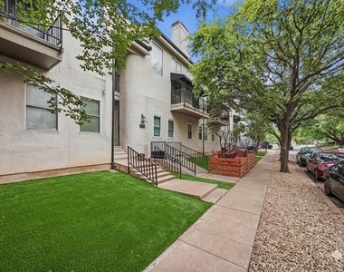 4402 Holland Avenue - Photo Thumbnail 21