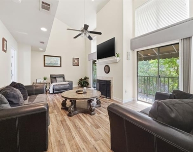 4402 Holland Avenue - Photo Thumbnail 3