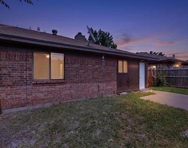 312 Cole Street - Photo Thumbnail 27