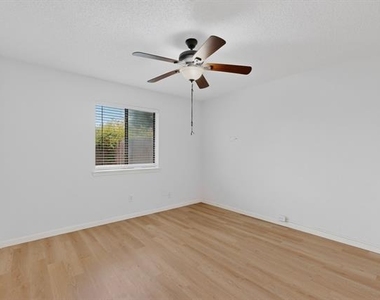 312 Cole Street - Photo Thumbnail 15