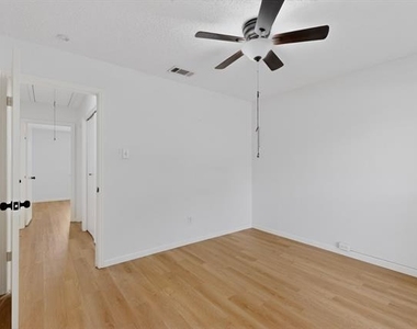 312 Cole Street - Photo Thumbnail 24
