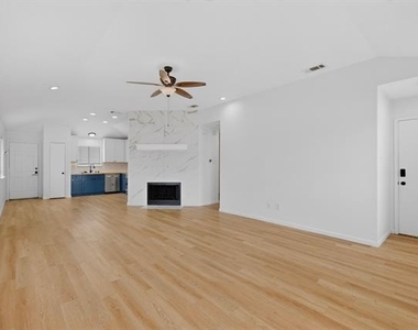 312 Cole Street - Photo Thumbnail 8