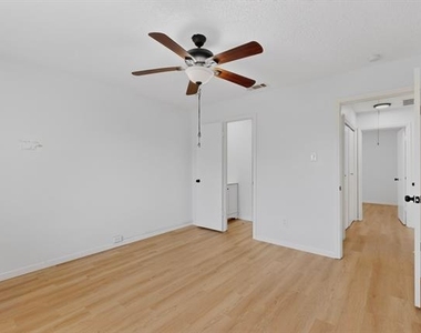 312 Cole Street - Photo Thumbnail 17